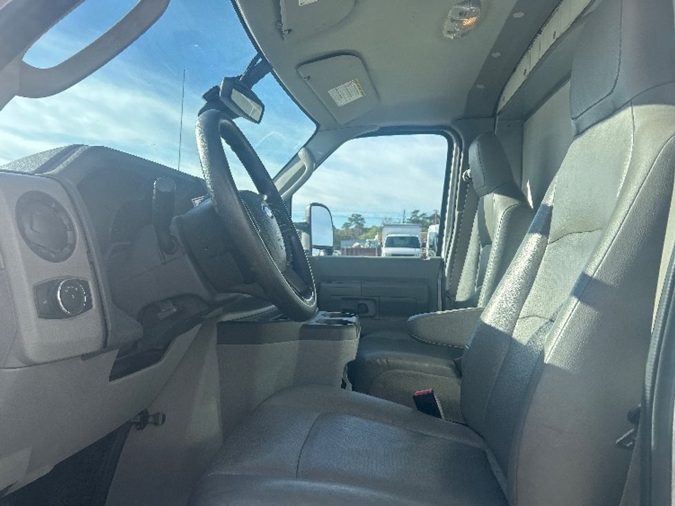 Light Duty Box Truck-Light and Medium Duty Trucks-Ford-2022-E350-Katy-TX-98,898\n\t\tmiles-$ 30,500 - Image 15