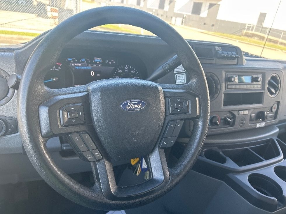 Light Duty Box Truck-Light and Medium Duty Trucks-Ford-2022-E350-Katy-TX-98,898\n\t\tmiles-$ 30,500 - Image 16