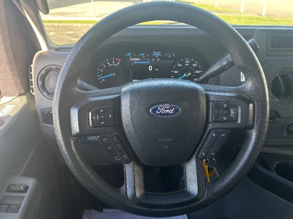 Light Duty Box Truck-Light and Medium Duty Trucks-Ford-2022-E350-Katy-TX-98,898\n\t\tmiles-$ 30,500 - Image 17