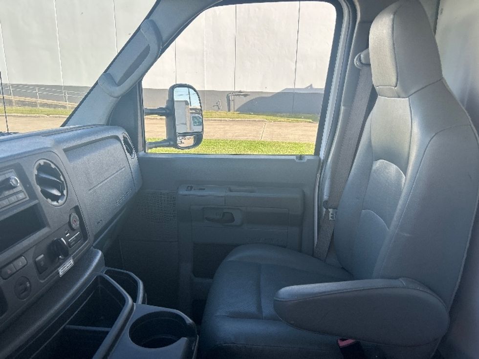 Light Duty Box Truck-Light and Medium Duty Trucks-Ford-2022-E350-Katy-TX-98,898\n\t\tmiles-$ 30,500 - Image 18