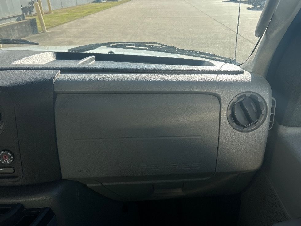 Light Duty Box Truck-Light and Medium Duty Trucks-Ford-2022-E350-Katy-TX-98,898\n\t\tmiles-$ 30,500 - Image 20