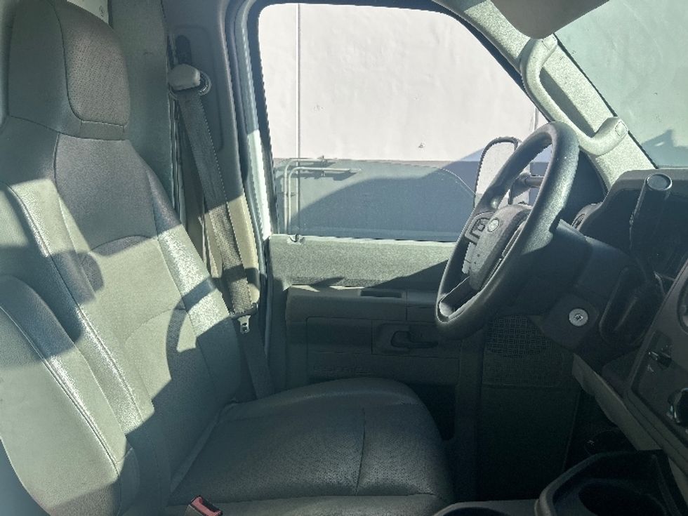 Light Duty Box Truck-Light and Medium Duty Trucks-Ford-2022-E350-Katy-TX-98,898\n\t\tmiles-$ 30,500 - Image 21