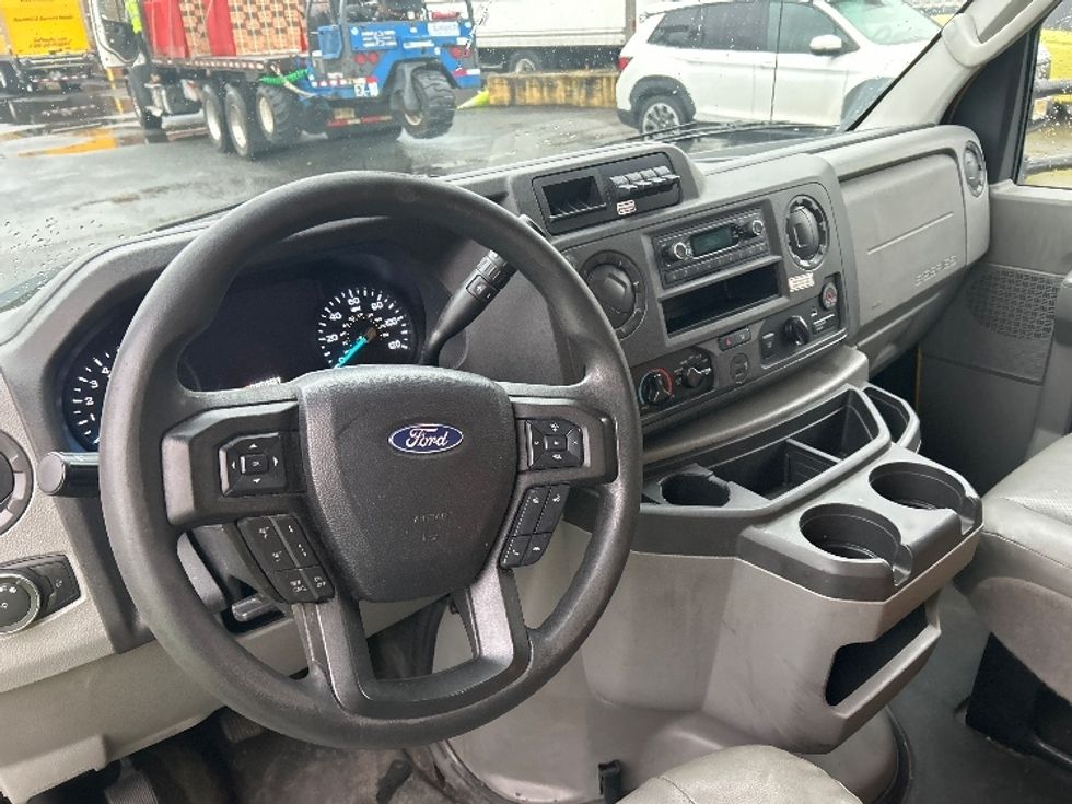 Light Duty Box Truck-Light and Medium Duty Trucks-Ford-2022-E350-Kearny-NJ-91,336\n\t\tmiles-$ 27,750 - Image 17