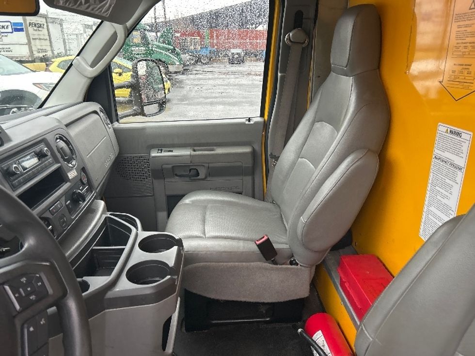 Light Duty Box Truck-Light and Medium Duty Trucks-Ford-2022-E350-Kearny-NJ-91,336\n\t\tmiles-$ 27,750 - Image 19