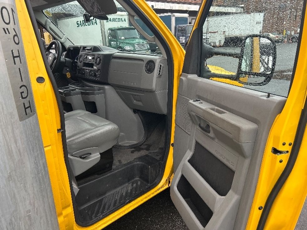 Light Duty Box Truck-Light and Medium Duty Trucks-Ford-2022-E350-Kearny-NJ-91,336\n\t\tmiles-$ 27,750 - Image 20