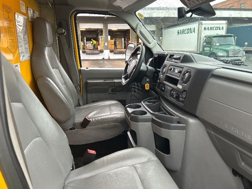 Light Duty Box Truck-Light and Medium Duty Trucks-Ford-2022-E350-Kearny-NJ-91,336\n\t\tmiles-$ 27,750 - Image 22