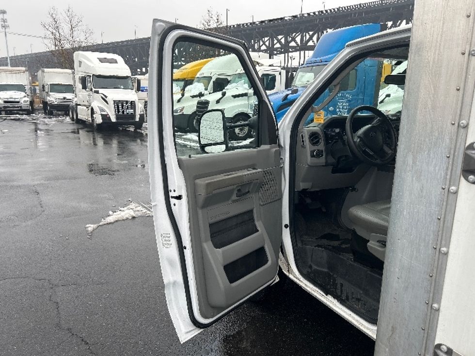 Light Duty Box Truck-Light and Medium Duty Trucks-Ford-2022-E350-Kearny-NJ-98,331\n\t\tmiles-$ 30,250 - Image 16