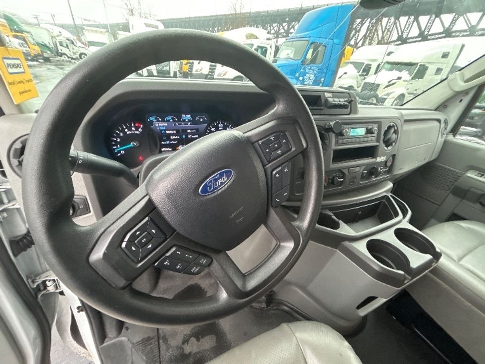 Light Duty Box Truck-Light and Medium Duty Trucks-Ford-2022-E350-Kearny-NJ-98,331\n\t\tmiles-$ 30,250 - Image 17