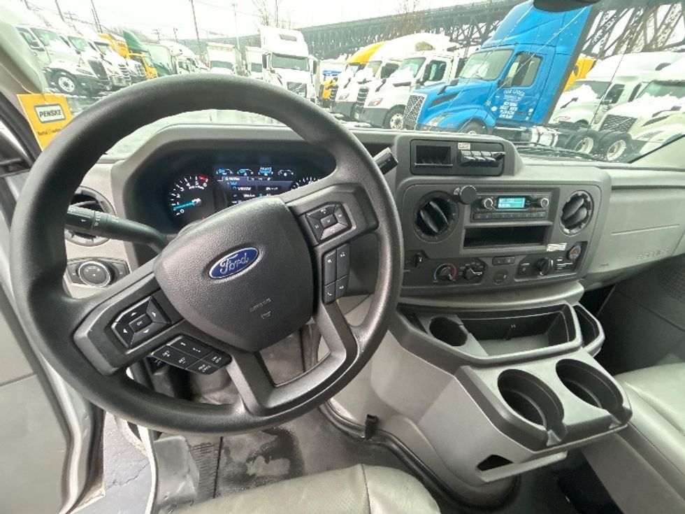 Light Duty Box Truck-Light and Medium Duty Trucks-Ford-2022-E350-Kearny-NJ-98,331\n\t\tmiles-$ 30,250 - Image 18