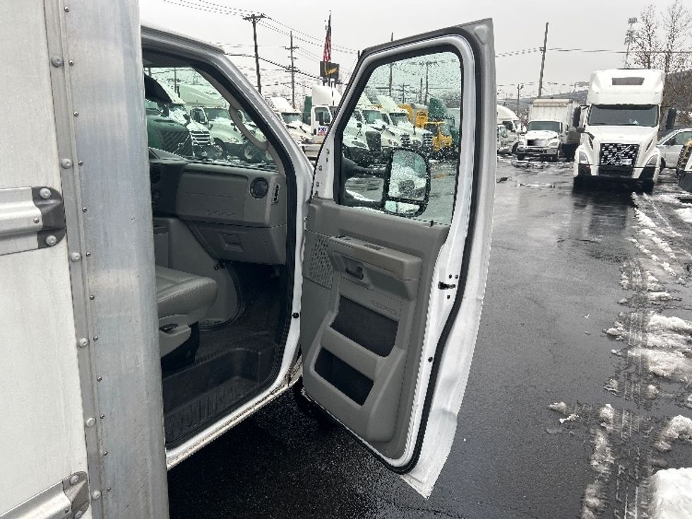 Light Duty Box Truck-Light and Medium Duty Trucks-Ford-2022-E350-Kearny-NJ-98,331\n\t\tmiles-$ 30,250 - Image 20