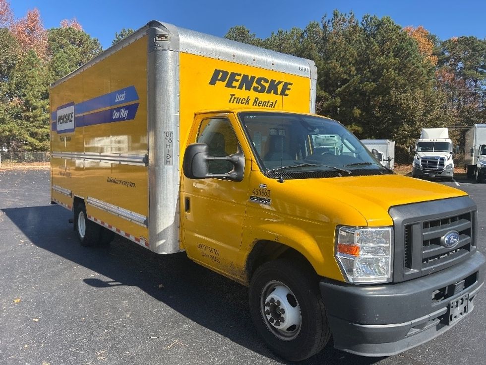 Light Duty Box Truck-Light and Medium Duty Trucks-Ford-2022-E350-Kennesaw-GA-115,555\n\t\tmiles-$ 26,000 - Image 1