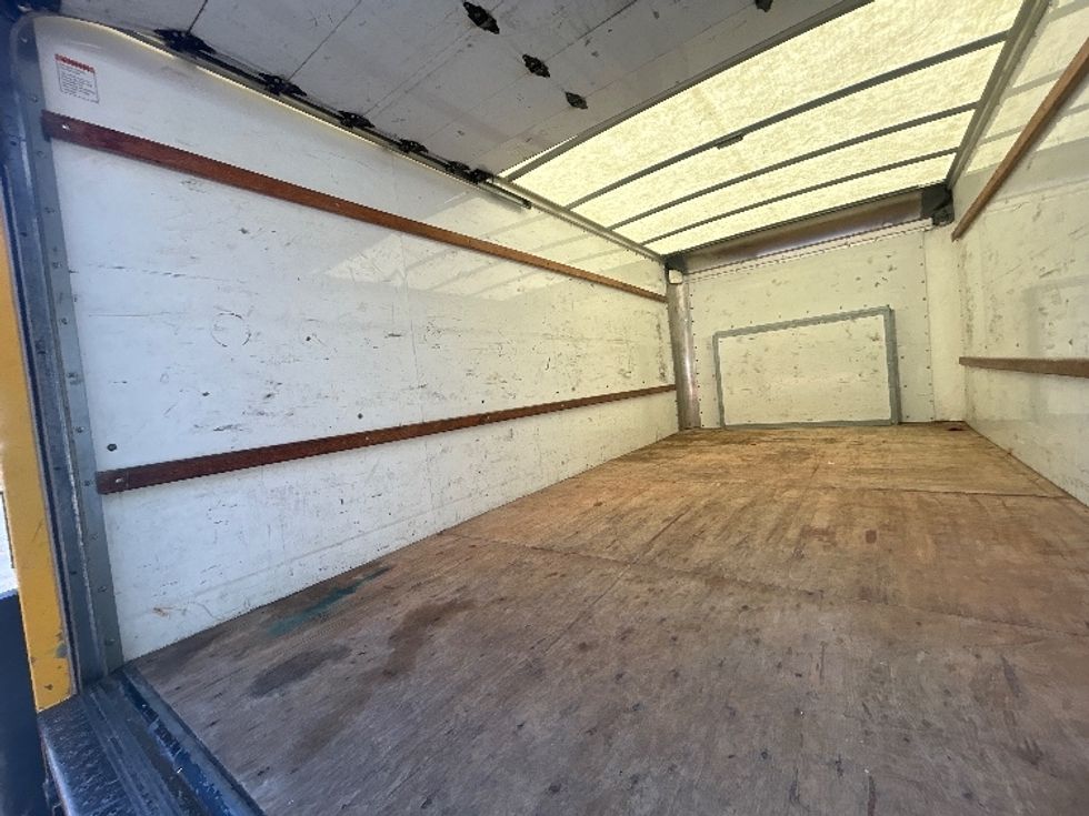 Light Duty Box Truck-Light and Medium Duty Trucks-Ford-2022-E350-Kennesaw-GA-115,555\n\t\tmiles-$ 26,000 - Image 10