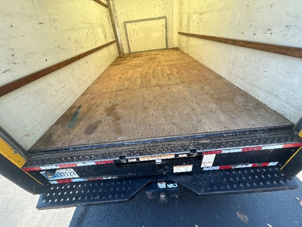 Light Duty Box Truck-Light and Medium Duty Trucks-Ford-2022-E350-Kennesaw-GA-115,555\n\t\tmiles-$ 26,000 - Image 9