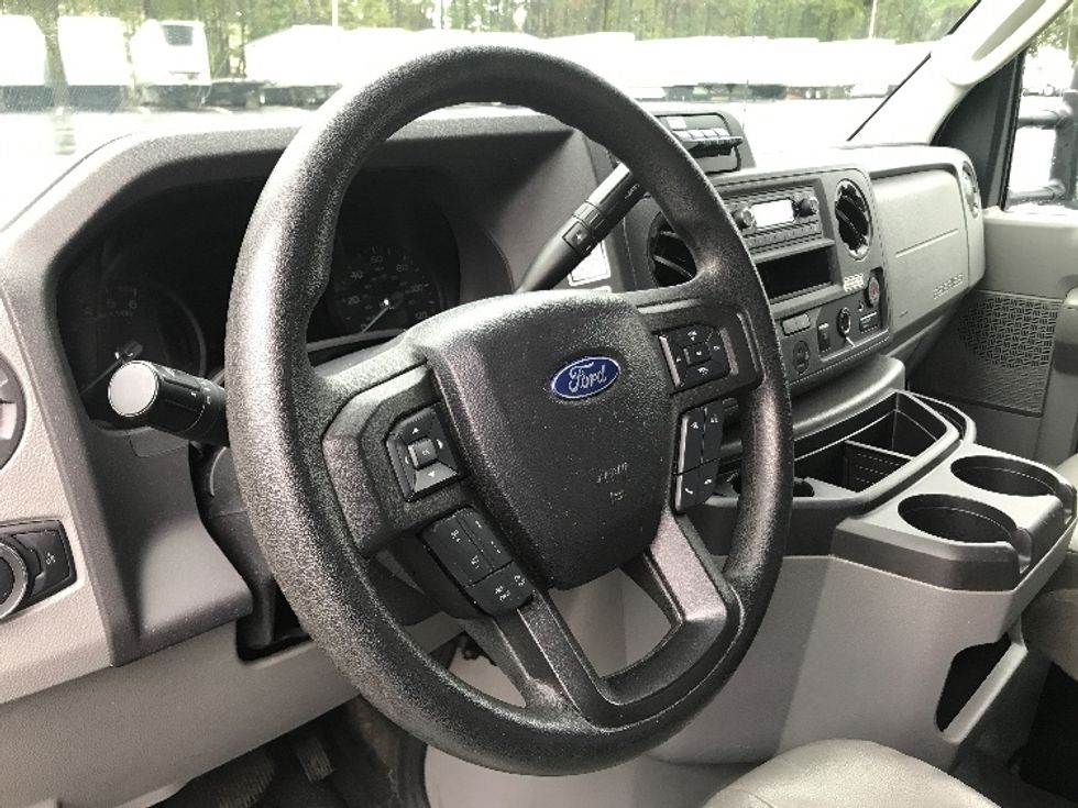 Light Duty Box Truck-Light and Medium Duty Trucks-Ford-2022-E350-Kennesaw-GA-57,218\n\t\tmiles-$ 43,500 - Image 17