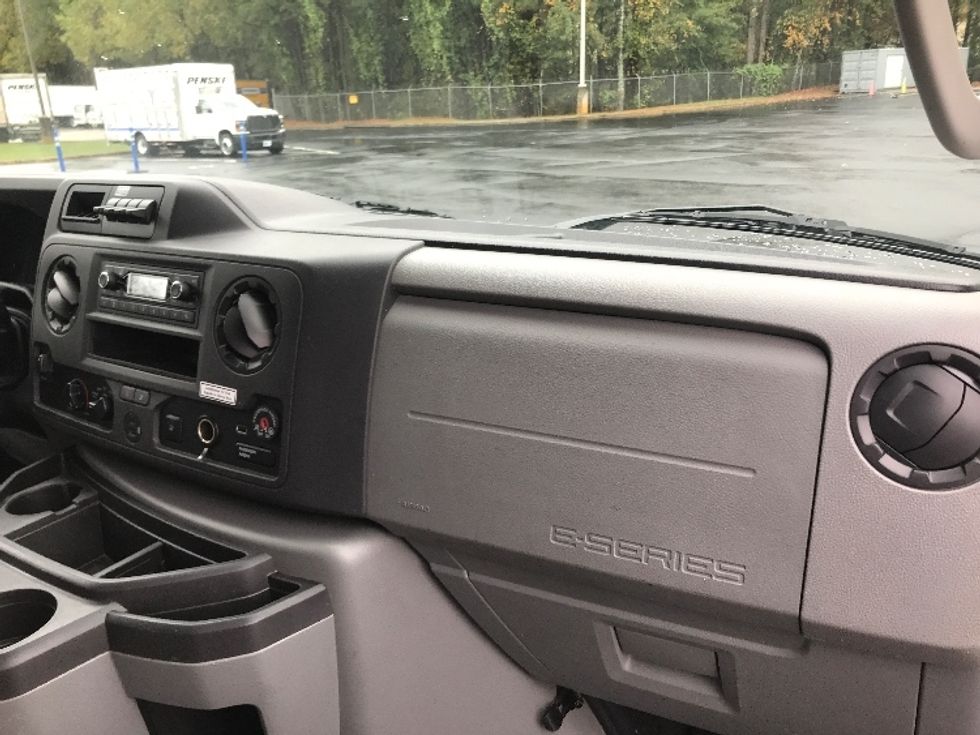 Light Duty Box Truck-Light and Medium Duty Trucks-Ford-2022-E350-Kennesaw-GA-57,218\n\t\tmiles-$ 43,500 - Image 21
