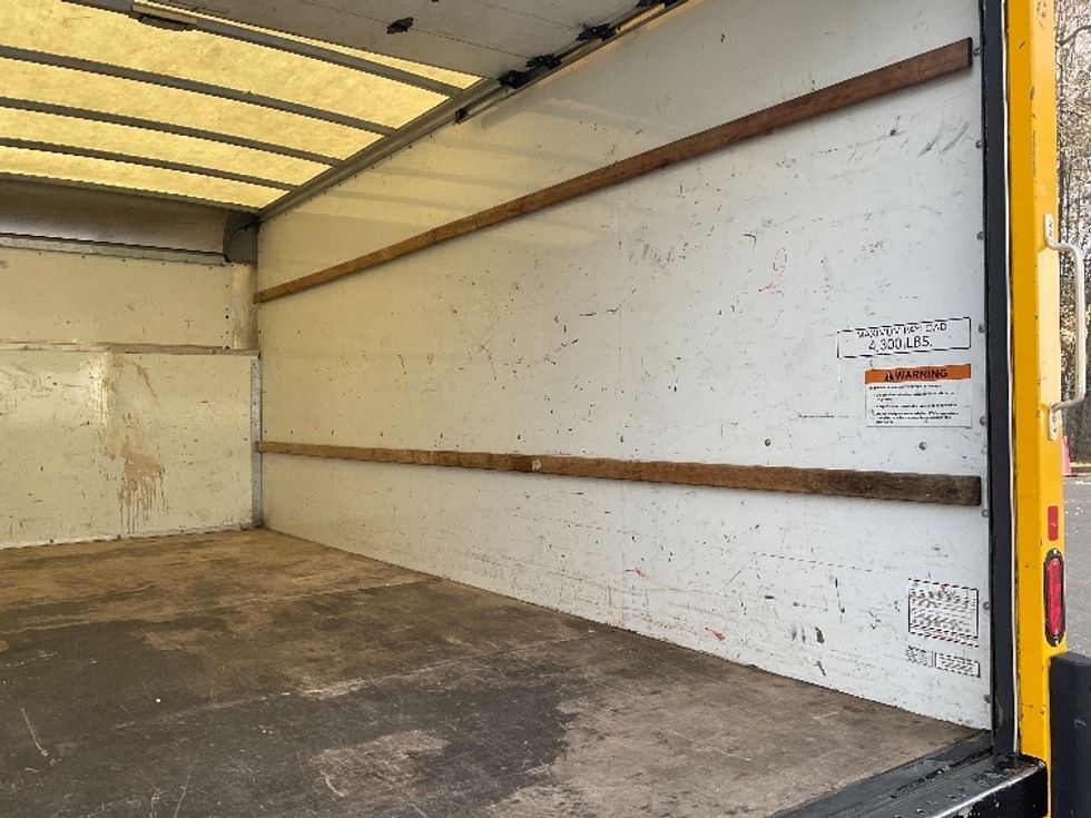 Light Duty Box Truck-Light and Medium Duty Trucks-Ford-2022-E350-Kennesaw-GA-95,342\n\t\tmiles-$ 28,500 - Image 11