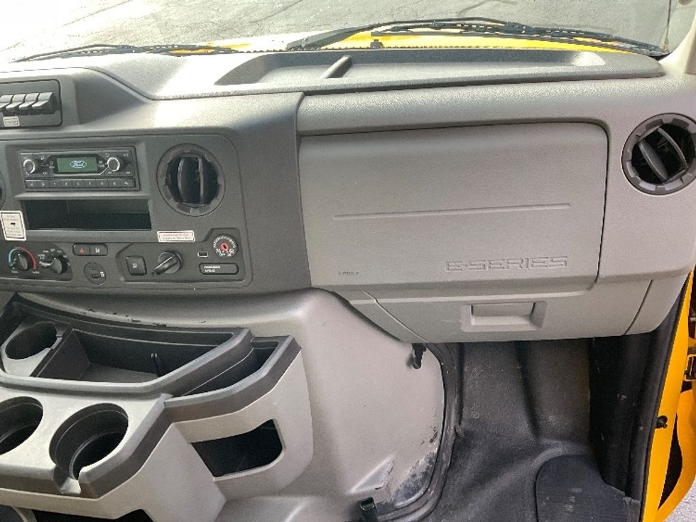 Light Duty Box Truck-Light and Medium Duty Trucks-Ford-2022-E350-Kennesaw-GA-95,342\n\t\tmiles-$ 28,500 - Image 20