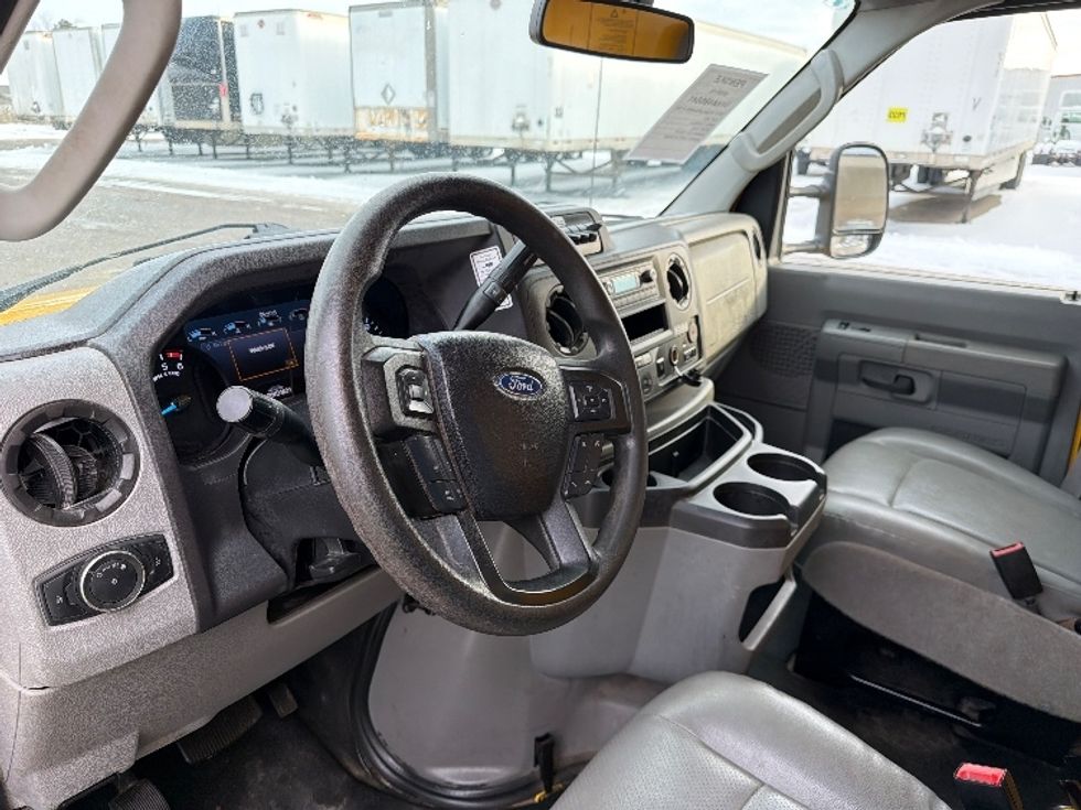Light Duty Box Truck-Light and Medium Duty Trucks-Ford-2022-E350-Kentwood-MI-102,259\n\t\tmiles-$ 27,250 - Image 14
