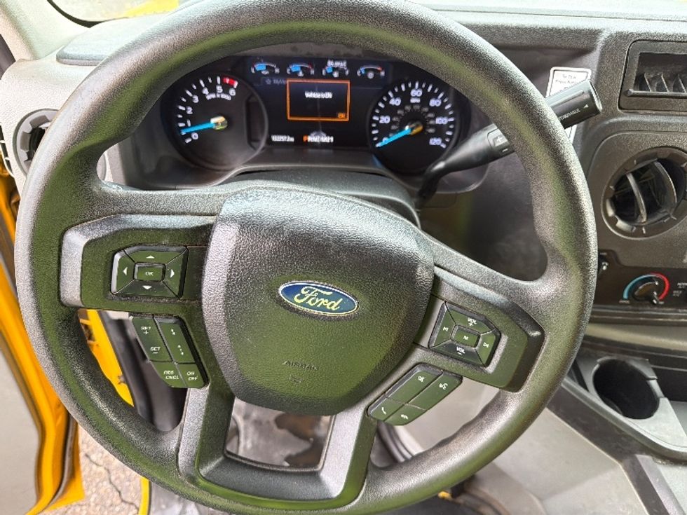 Light Duty Box Truck-Light and Medium Duty Trucks-Ford-2022-E350-Kentwood-MI-102,259\n\t\tmiles-$ 27,250 - Image 15