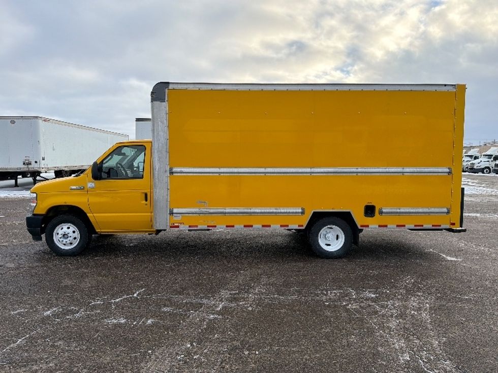 Light Duty Box Truck-Light and Medium Duty Trucks-Ford-2022-E350-Kentwood-MI-102,259\n\t\tmiles-$ 27,250 - Image 4