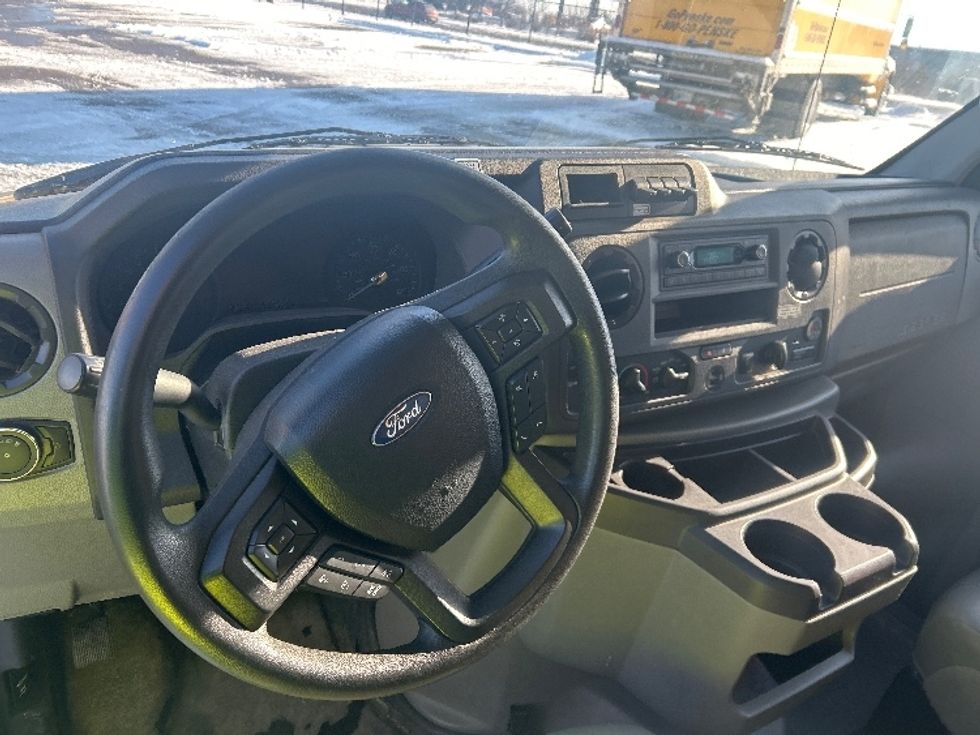 Light Duty Box Truck-Light and Medium Duty Trucks-Ford-2022-E350-Kentwood-MI-95,627\n\t\tmiles-$ 28,000 - Image 17