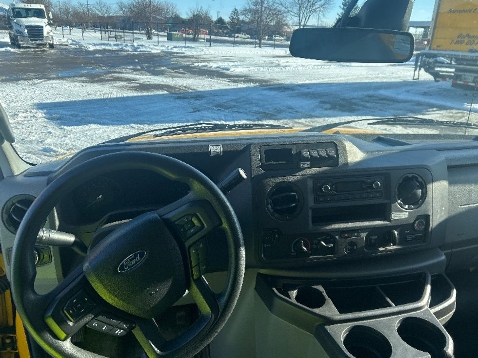 Light Duty Box Truck-Light and Medium Duty Trucks-Ford-2022-E350-Kentwood-MI-95,627\n\t\tmiles-$ 28,000 - Image 18