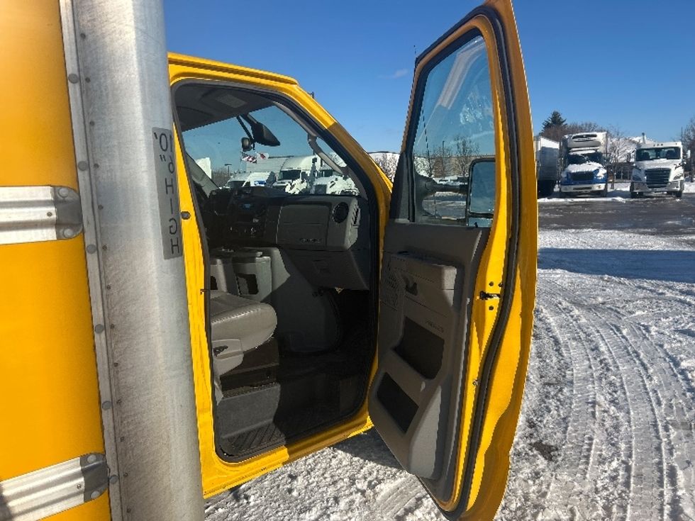 Light Duty Box Truck-Light and Medium Duty Trucks-Ford-2022-E350-Kentwood-MI-95,627\n\t\tmiles-$ 28,000 - Image 20