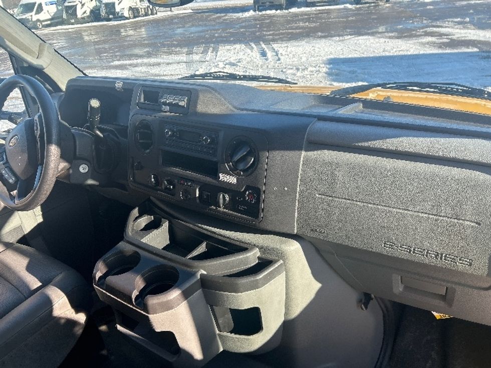 Light Duty Box Truck-Light and Medium Duty Trucks-Ford-2022-E350-Kentwood-MI-95,627\n\t\tmiles-$ 28,000 - Image 22