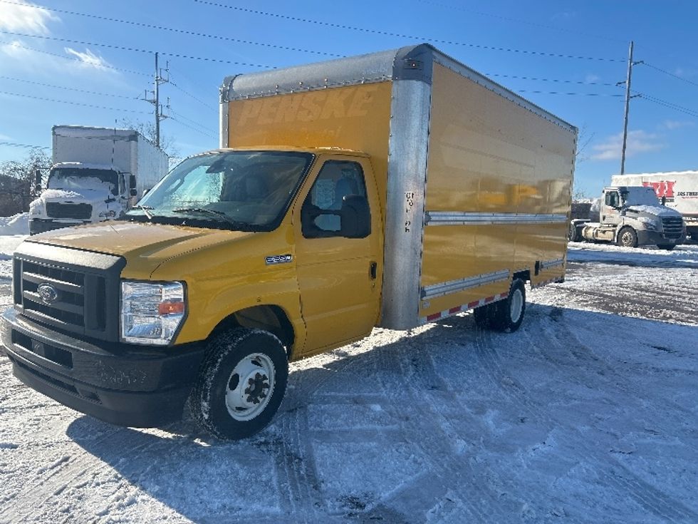 Light Duty Box Truck-Light and Medium Duty Trucks-Ford-2022-E350-Kentwood-MI-95,627\n\t\tmiles-$ 28,000 - Image 3