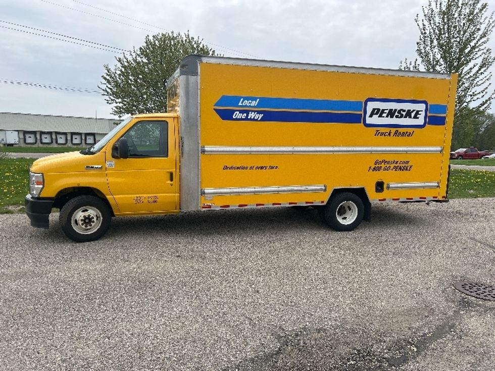 Light Duty Box Truck-Light and Medium Duty Trucks-Ford-2022-E350-Kentwood-MI-96,364\n\t\tmiles-$ 23,500 - Image 4