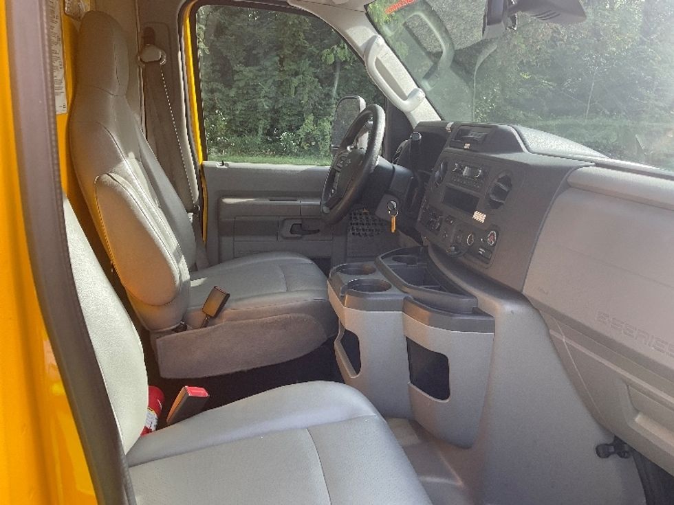 Light Duty Box Truck-Light and Medium Duty Trucks-Ford-2022-E350-King Of Prussia-PA-102,616\n\t\tmiles-$ 25,500 - Image 22