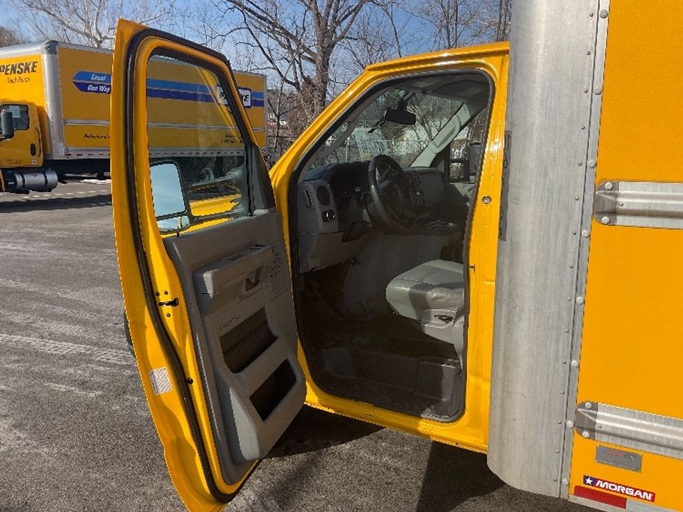 Light Duty Box Truck-Light and Medium Duty Trucks-Ford-2022-E350-King Of Prussia-PA-90,292\n\t\tmiles-$ 28,250 - Image 16