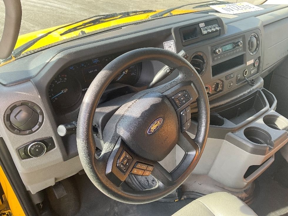 Light Duty Box Truck-Light and Medium Duty Trucks-Ford-2022-E350-King Of Prussia-PA-90,292\n\t\tmiles-$ 28,250 - Image 17