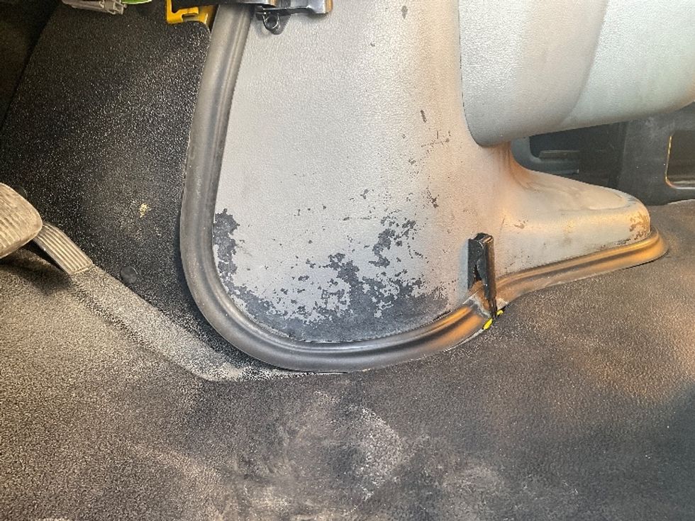 Light Duty Box Truck-Light and Medium Duty Trucks-Ford-2022-E350-King Of Prussia-PA-90,292\n\t\tmiles-$ 28,250 - Image 25