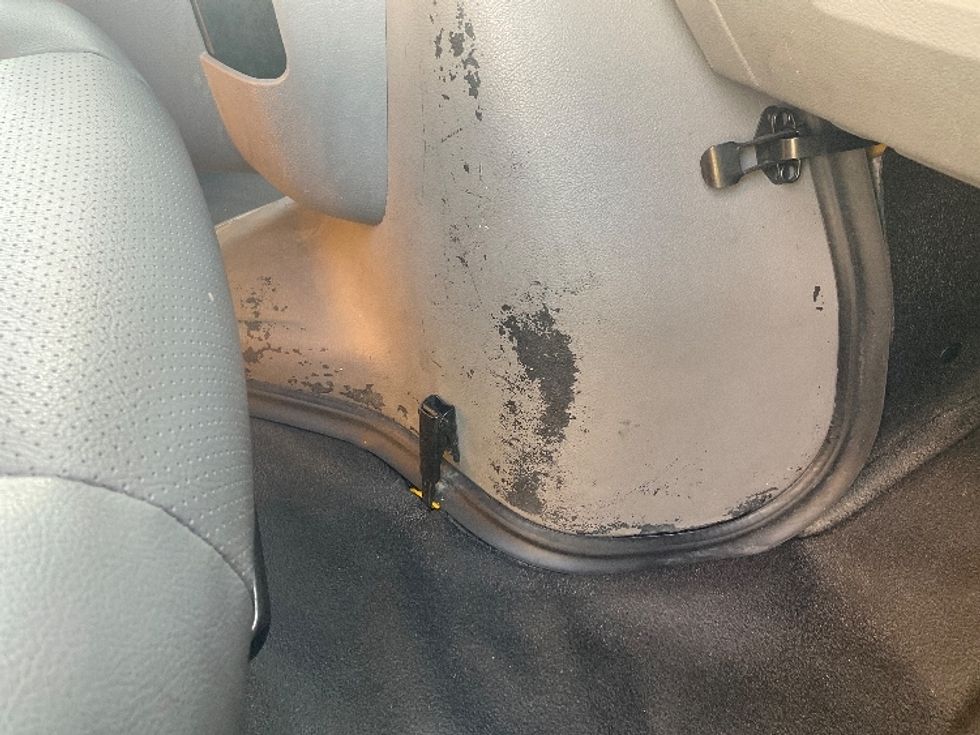 Light Duty Box Truck-Light and Medium Duty Trucks-Ford-2022-E350-King Of Prussia-PA-90,292\n\t\tmiles-$ 28,250 - Image 26