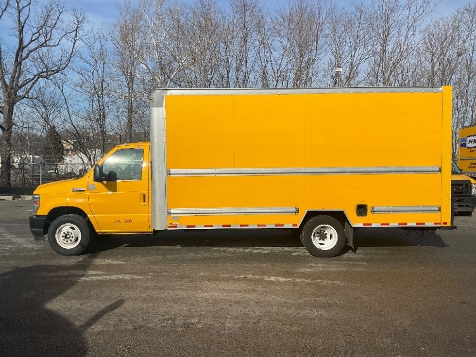 Light Duty Box Truck-Light and Medium Duty Trucks-Ford-2022-E350-King Of Prussia-PA-90,292\n\t\tmiles-$ 28,250 - Image 4