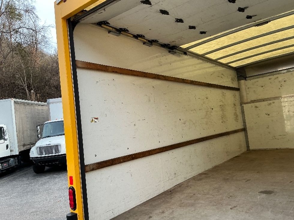 Light Duty Box Truck-Light and Medium Duty Trucks-Ford-2022-E350-Knoxville-TN-105,519\n\t\tmiles-$ 28,250 - Image 11