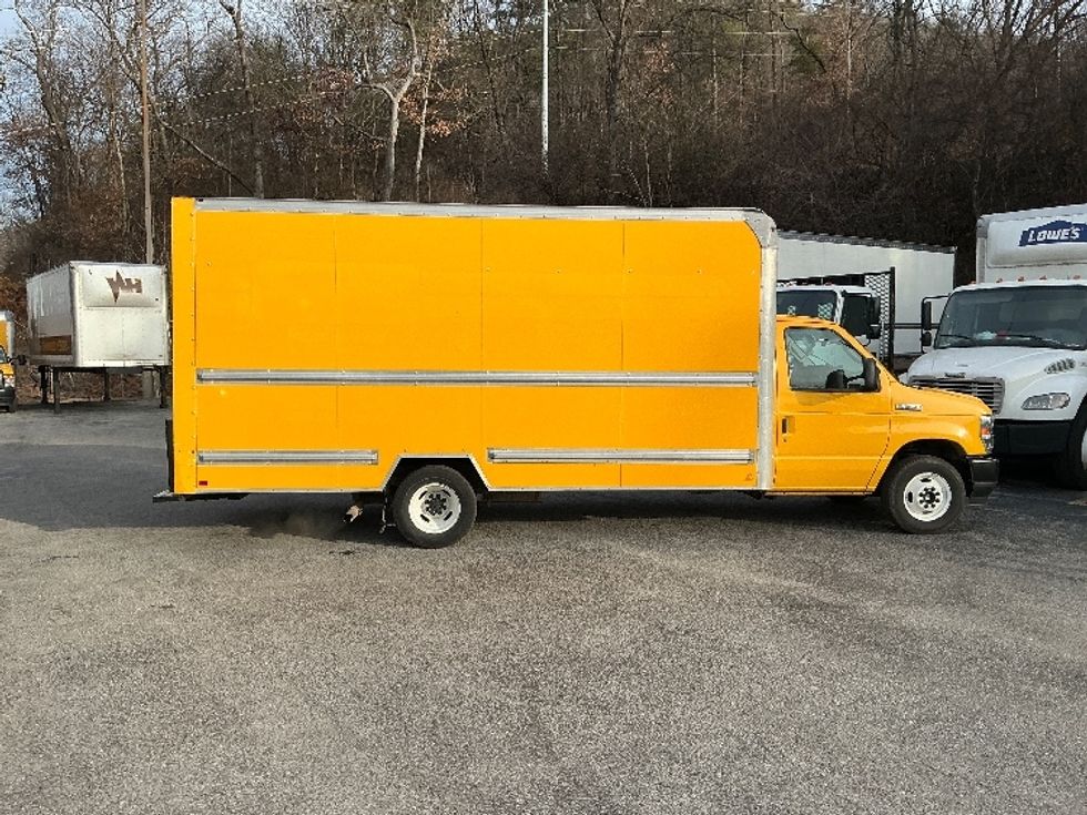 Light Duty Box Truck-Light and Medium Duty Trucks-Ford-2022-E350-Knoxville-TN-105,519\n\t\tmiles-$ 28,250 - Image 15