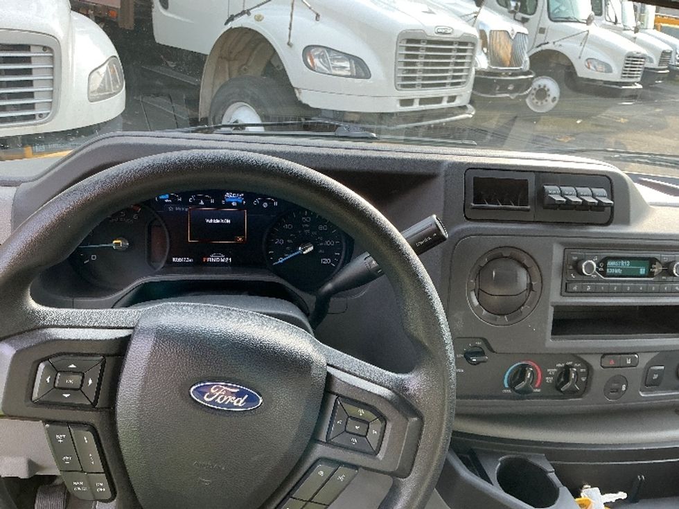 Light Duty Box Truck-Light and Medium Duty Trucks-Ford-2022-E350-Knoxville-TN-105,519\n\t\tmiles-$ 28,250 - Image 18