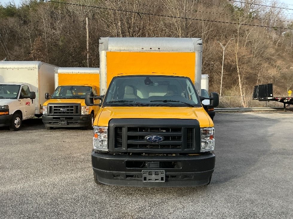 Light Duty Box Truck-Light and Medium Duty Trucks-Ford-2022-E350-Knoxville-TN-105,519\n\t\tmiles-$ 28,250 - Image 2