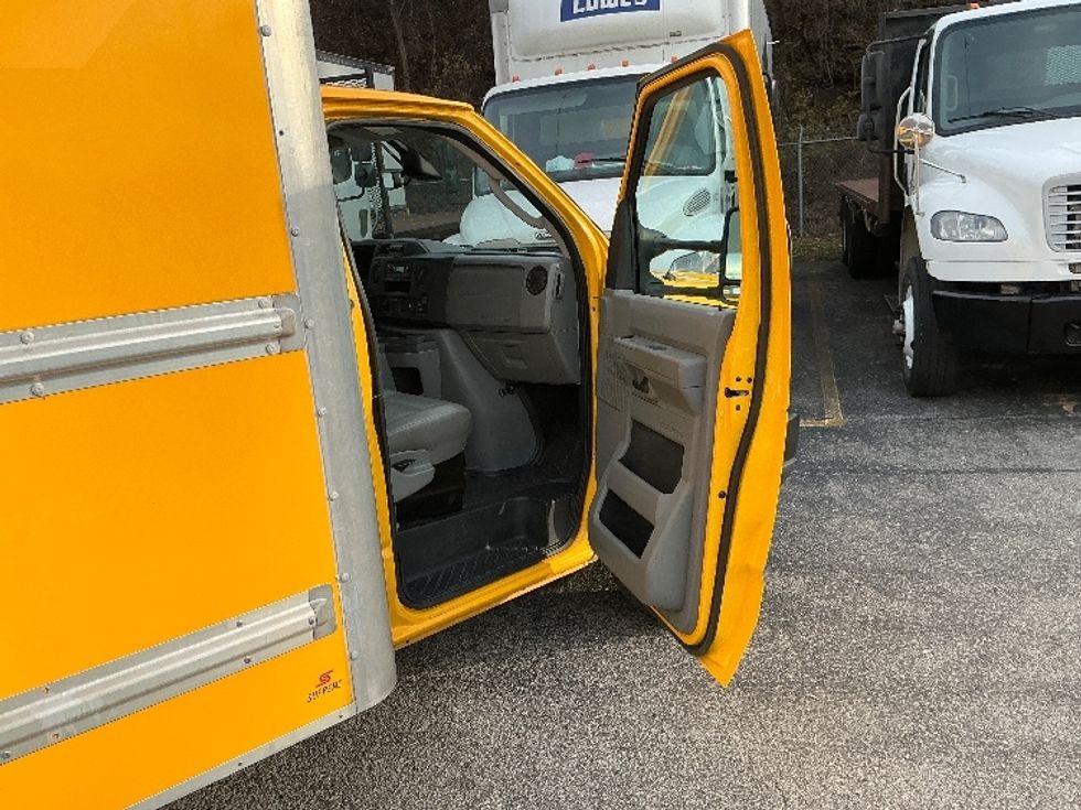 Light Duty Box Truck-Light and Medium Duty Trucks-Ford-2022-E350-Knoxville-TN-105,519\n\t\tmiles-$ 28,250 - Image 20