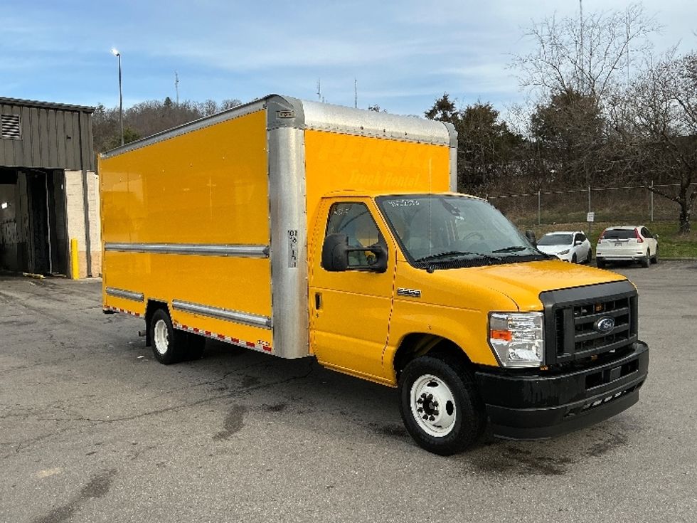 Light Duty Box Truck-Light and Medium Duty Trucks-Ford-2022-E350-Knoxville-TN-110,489\n\t\tmiles-$ 27,250 - Image 1