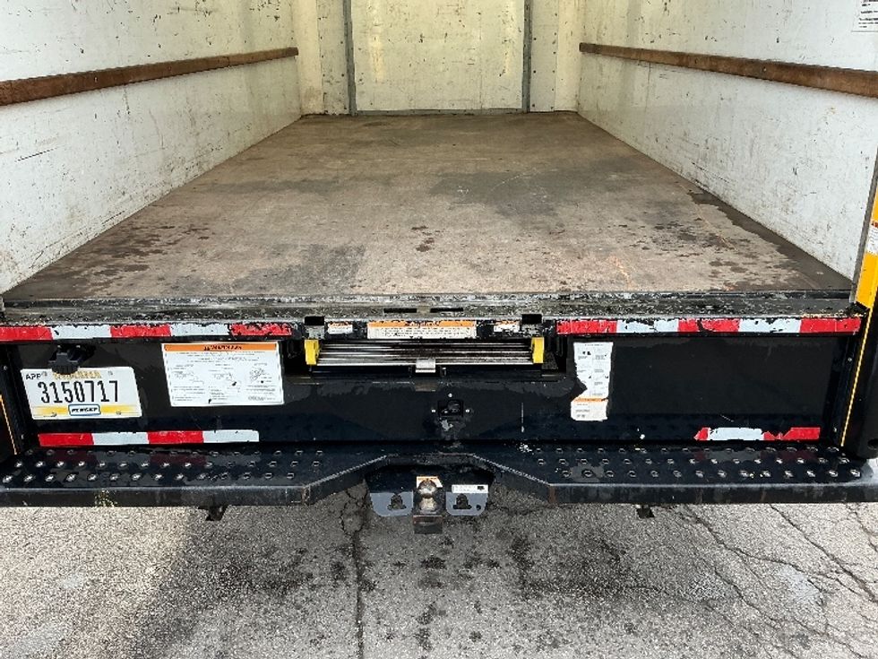 Light Duty Box Truck-Light and Medium Duty Trucks-Ford-2022-E350-Knoxville-TN-110,489\n\t\tmiles-$ 27,250 - Image 10