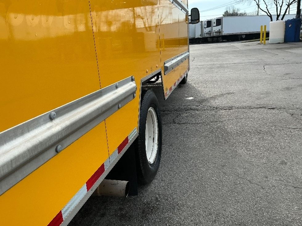 Light Duty Box Truck-Light and Medium Duty Trucks-Ford-2022-E350-Knoxville-TN-110,489\n\t\tmiles-$ 27,250 - Image 14