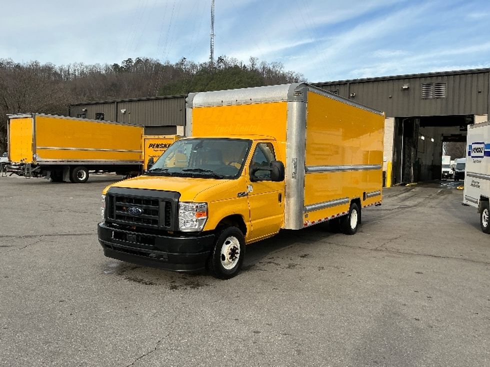 Light Duty Box Truck-Light and Medium Duty Trucks-Ford-2022-E350-Knoxville-TN-110,489\n\t\tmiles-$ 27,250 - Image 3