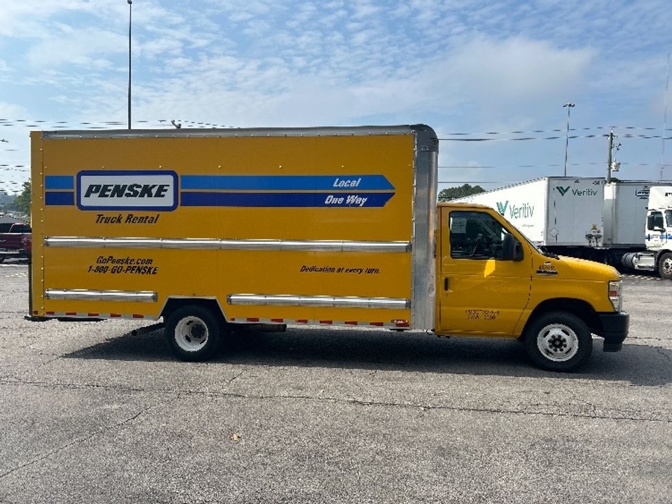 Light Duty Box Truck-Light and Medium Duty Trucks-Ford-2022-E350-Knoxville-TN-116,179\n\t\tmiles-$ 26,000 - Image 12