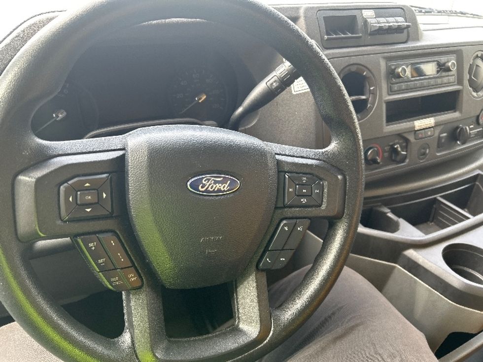 Light Duty Box Truck-Light and Medium Duty Trucks-Ford-2022-E350-Knoxville-TN-116,179\n\t\tmiles-$ 26,000 - Image 15