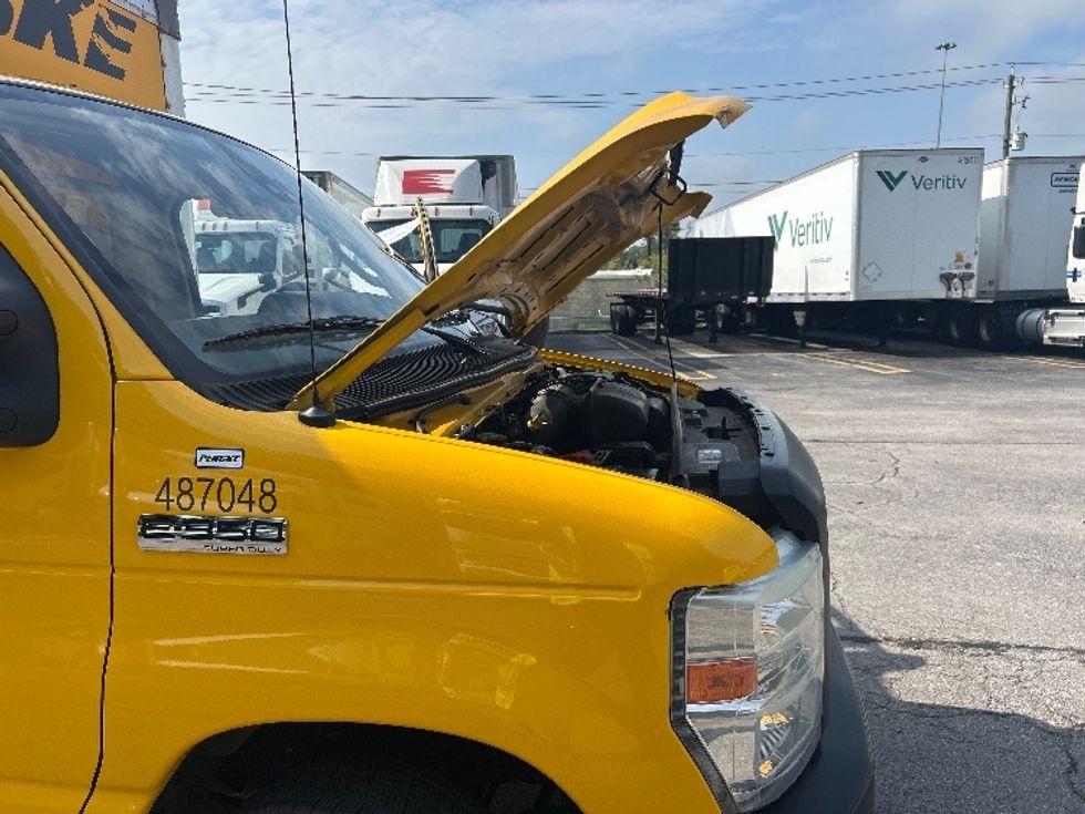 Light Duty Box Truck-Light and Medium Duty Trucks-Ford-2022-E350-Knoxville-TN-116,179\n\t\tmiles-$ 26,000 - Image 20