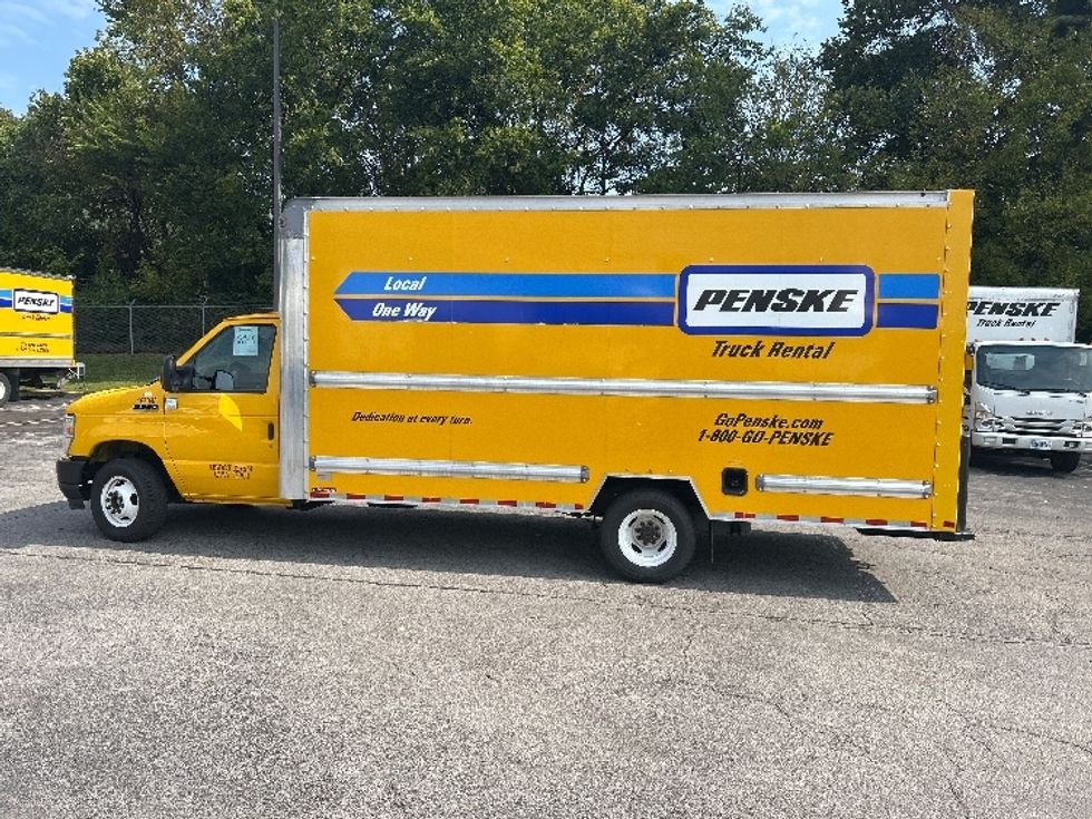 Light Duty Box Truck-Light and Medium Duty Trucks-Ford-2022-E350-Knoxville-TN-116,179\n\t\tmiles-$ 26,000 - Image 4
