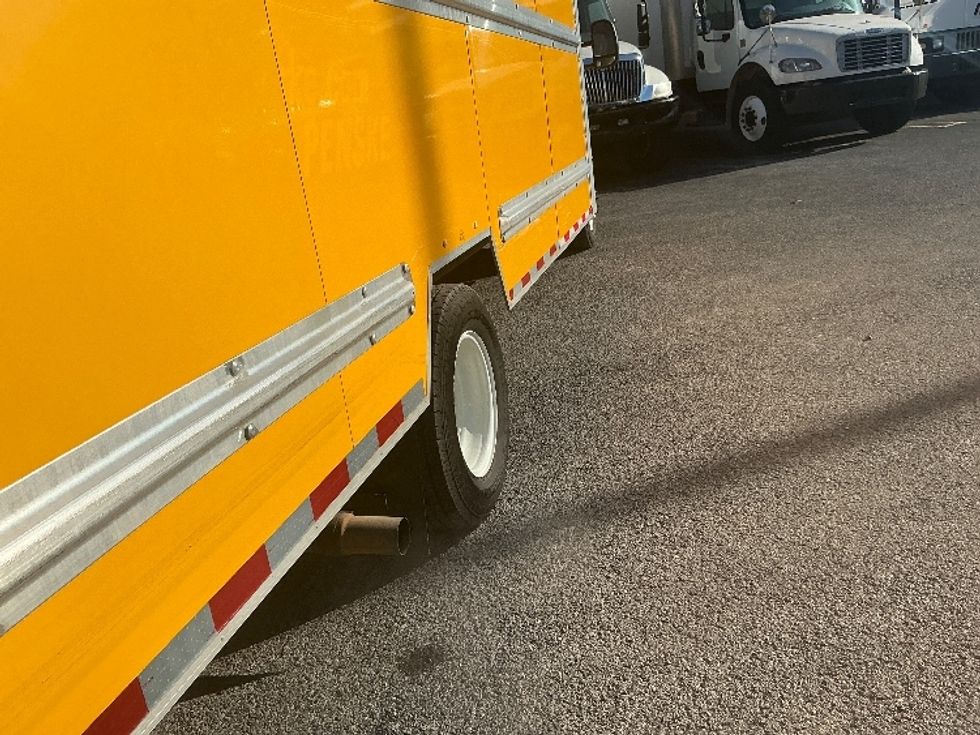 Light Duty Box Truck-Light and Medium Duty Trucks-Ford-2022-E350-Knoxville-TN-96,567\n\t\tmiles-$ 29,500 - Image 14